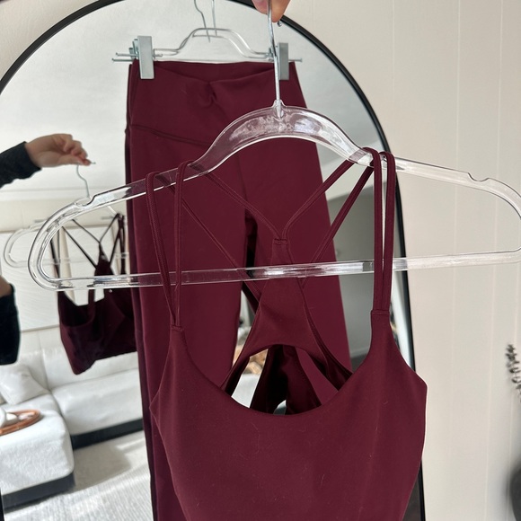 Fabletics Deep Red workout set - Picture 6 of 8